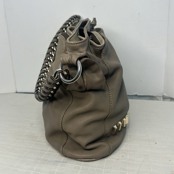 MARCIANO Bag in tan leather with light gold hardware - Picture 4 of 11